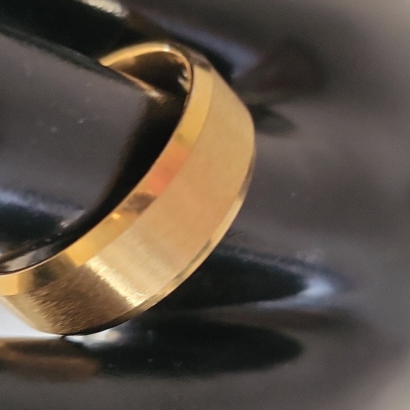 NWOT Brushed Goldtone Stainless Steel Ring - Picture 2 of 3